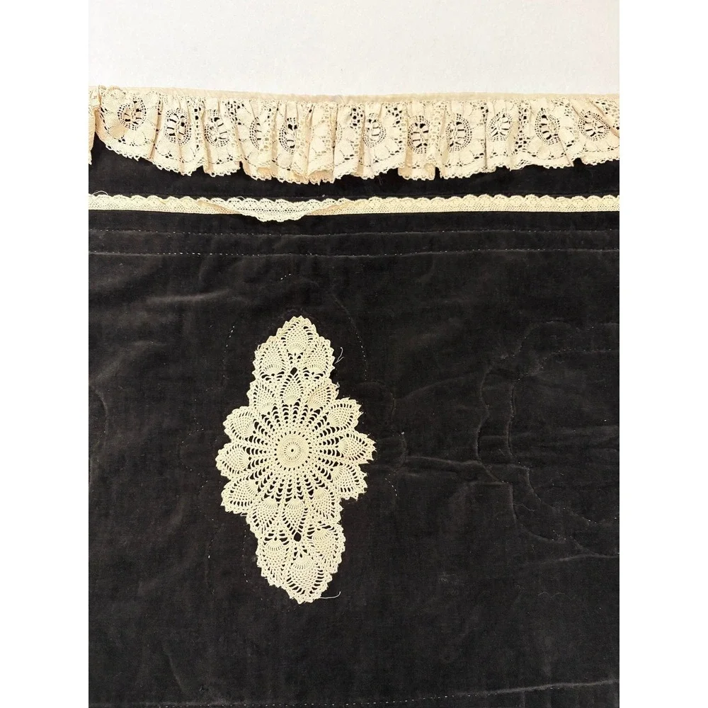 Vintage Black Velvet Quilted Throw Lace Ruffle Trim Doily Accent 40x60 Victorian